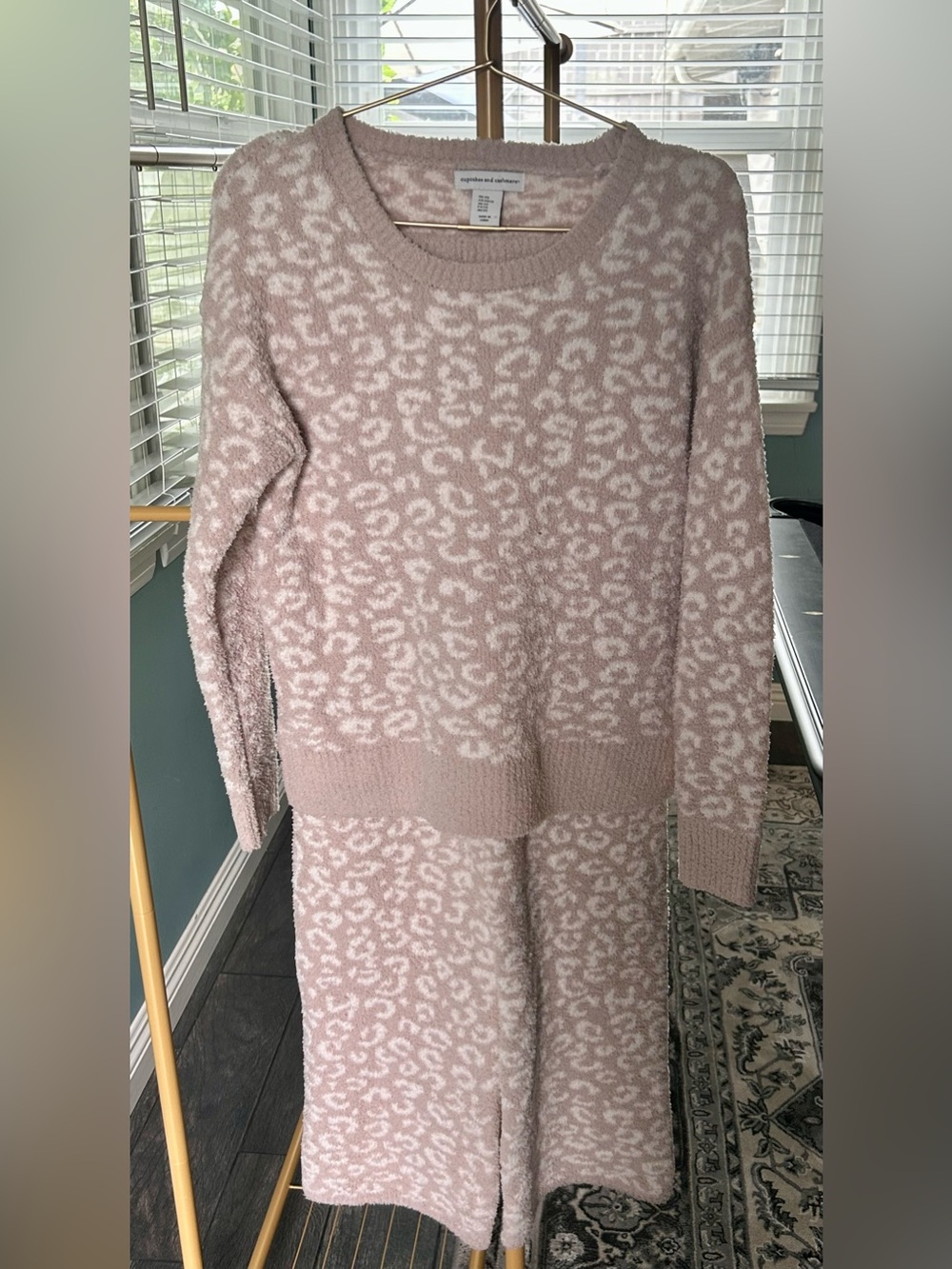 cupcakes & cashmere Tan and White Leopard-Print fleece set NWT size S
